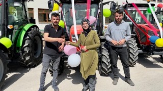 Ayancıkta 11 çiftçiye hibe destekli traktör