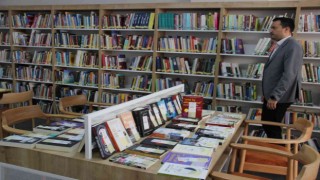Aydın İl Kültür Müdürü Tuncer, yaklaşık 520 bin liraya donatılan Sultanhisar Kütüphanesini tanıttı