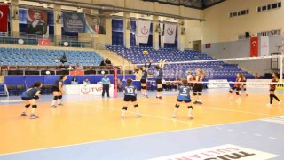 Aydında Midi Kızlar Voleybol Grup Müsabakaları başladı