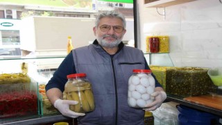 Aydında yumurta ve muzun turşusu yapılıyor