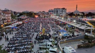 Aydınlılar Büyükşehirin iftar programında bir araya geldi