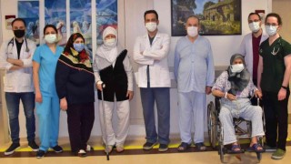 Aynı günde dört hastaya ameliyatsız kalp kapağı takıldı
