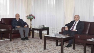 Azerbaycan Kars Başkonsolosu Guliyevden Rektör Çomaklıya ziyaret