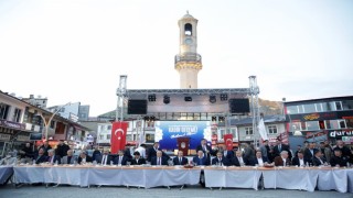 Bakan Bilgin iftarda bin 500 kişilik gönül sofrasına konuk oldu