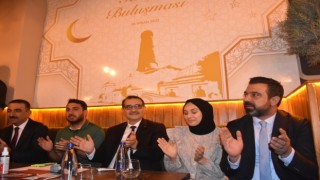 Bakan Dönmez, Siirtte gençlerle buluştu