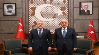 Bakan Kirişci Niğdede çiftçilere kuru fasulye tohumu dağıttı
