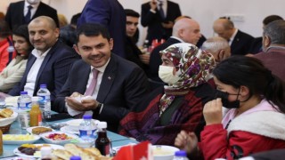 Bakan Kurum, şehit ve gazi aileleriyle iftarda bir araya geldi