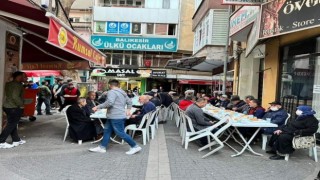 Balıkesir Ülkü Ocaklarından sokak iftarı