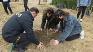 Balıkesirde protokol meyve fidanı dikim töreninde buluştu