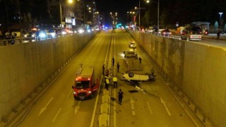 Osmaniye'de Bariyerleri aşan otomobil alt geçide düştü: 3 yaralı