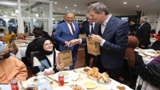 Başkan Alemdar, çocuklarla iftarda buluştu
