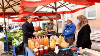 Başkan Ataçtan pazar ziyareti
