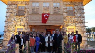 Başkan Böcek, Kılıçdaroğlunu EXPO 2021 Hataydaki Düğmeli Evde ağırladı