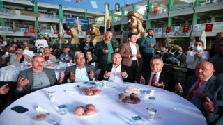 Başkan Böcek Serikte STK, muhtar ve vatandaşlarla buluşup iftar yaptı
