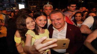 Başkan Böcekten ‘Askıda Bilet kampanyasına destek