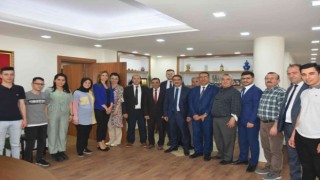 Başkan Çelik belediye personeliyle bayramlaştı