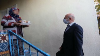 Başkan Çolakbayrakdar: Başımızın tacı büyüklerimiz, bizim için önemli