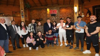 Başkan Demir, Ardahanlı sporcularla iftar yemeğinde bir araya geldi