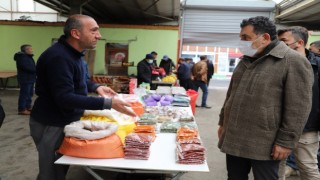Başkan Demir, sebze meyve pazarını ziyaret etti