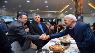 Başkan Genç muhtarlarla iftarda bir araya geldi