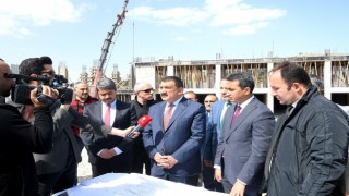 Başkan Gürkan, inşaatı devam eden yemek ve ekmek fabrikalarını gezdi
