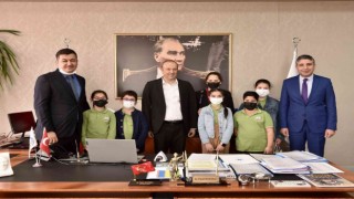 Başkan Hançerli makamını çocuklara emanet etti