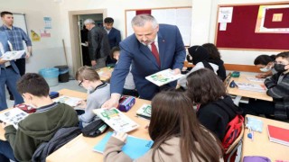Başkan Kılıçtan 1660 öğrenciye LGS deneme kitabı