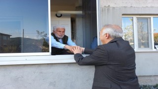Başkan Öztürkten mesai sonrası çat kapı ev ziyaretleri