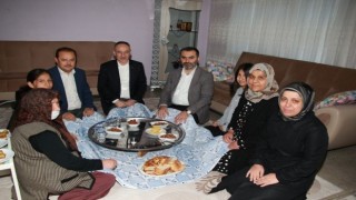 Başkan Saygılı, bir vatandaşın evinde iftar yaptı