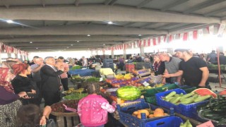 Başkan Teke, pazarcı esnafının bayramını kutladı