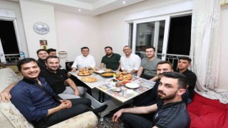 Başkan Tütüncü, öğrenci sahur konuğu oldu