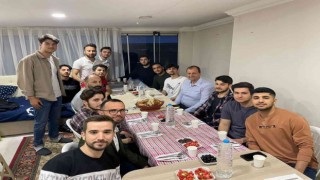 Başkan Usta, öğrencilerin iftar sofrasına konuk oldu