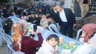 Başkan Yıldızkaya Gönül Sofrasında vatandaşlarla ve üniversite öğrencileriyle buluştu