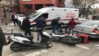 Başkentte otomobile çarpan motosikletin sürücüsü yaralandı