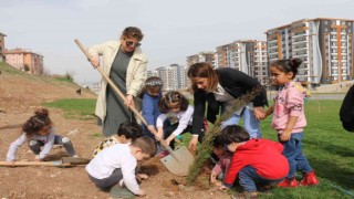 Batmanda çocuklar minik elleriyle doğaya nefes oldu