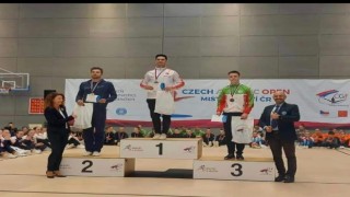 BAÜNlü sporcudan cimnastikte altın madalya