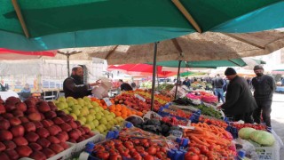 Bayburtta pazarın zam şampiyonu domates ve marul oldu