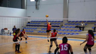 Bayraklıda 23 Nisan coşkusu sporla başladı