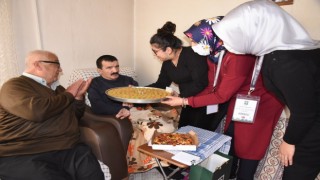 Bedensel engelli Bilalin yüzünü güldüren doğum günü sürprizi