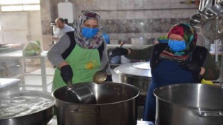 Belediye aşevi ramazanda 500 kişiye yemek ulaştırıyor