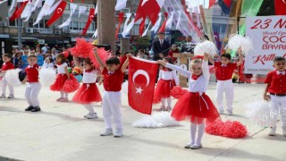 Bergama ve Aliağada 23 Nisan coşkusu