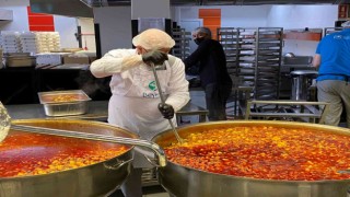 Beykozda iftariyelikler Beykozluların kapısına kadar ulaştırılıyor