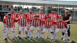 Bilecikspor ilk yarı zorlandığı maçı ikinci yarıda bitirdi