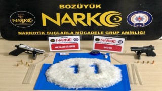 Bilecikte şüpheli araçta 1 kilo uyuşturucu madde ele geçirildi
