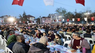 Birlik ve beraberlik ruhu Büyükşehir iftarlarında yaşanıyor