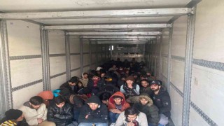 Bitliste tır içerisinde 129 göçmen yakalandı
