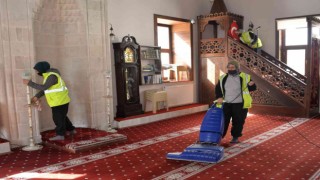 Bozüyükte camilerde Ramazan temizliği