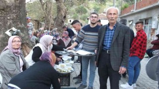 Burhaniyede geleneksel köylü iftarı binlerce vatandaşı buluşturdu