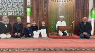 Bursada İslam Dininden etkilenen Moldovyalı aile Müslüman oldu
