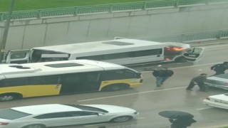 Bursada servis minibüsü alev alev yandı, işçiler canlarını zor kurtardı